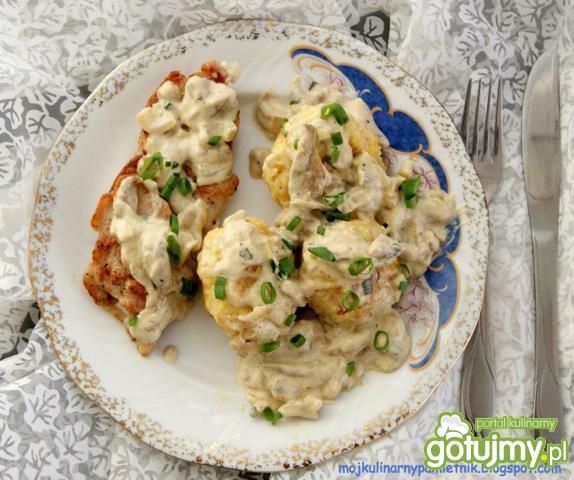 Dyniowe bułczane knedle z maślakami