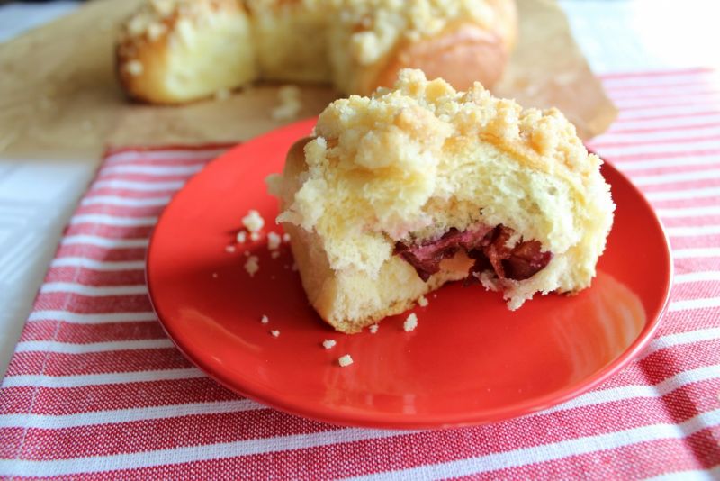 Dyniowe drożdżówki ze śliwkami Dyniowe drożdżówki ze śliwkami