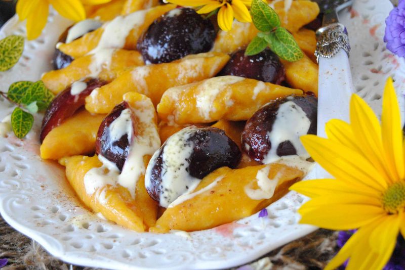 Dyniowe kopytka ze karmelizowanymi śliwkami