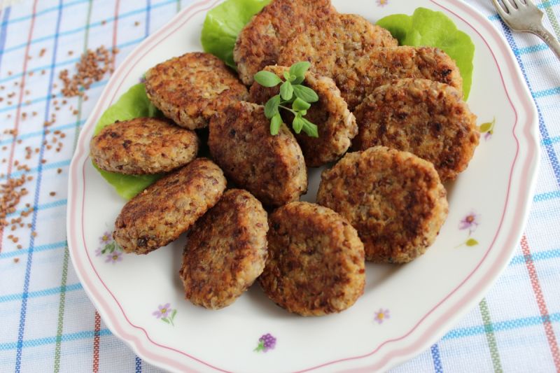 Dyniowe kotlety z kaszą i słonecznikiem