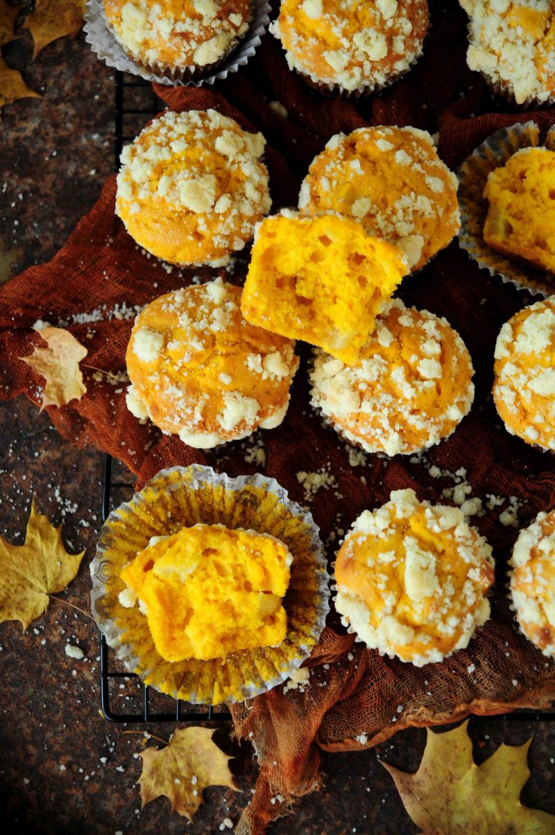 Dyniowe muffinki z jabłkami i kruszonką Dyniowe muffinki z jabłkami i kruszonką