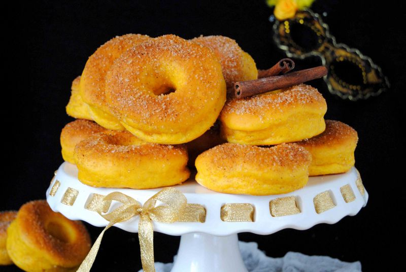 Dyniowe, pieczone pączki