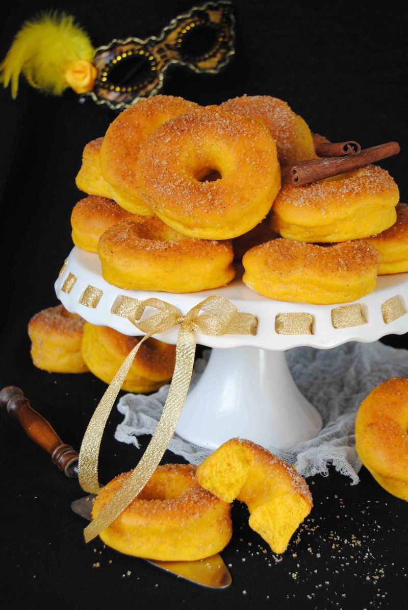 Dyniowe, pieczone pączki