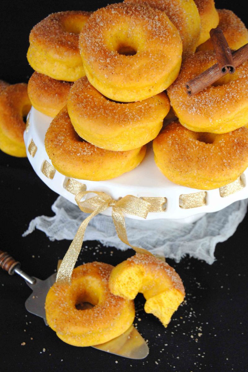 Dyniowe, pieczone pączki