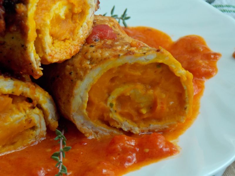 Dyniowe roladki schabowe w pomidorach