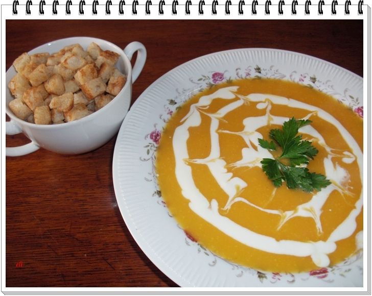 Dyniowo-marchewkowa zupa krem Eli Dyniowo-marchewkowa zupa krem Eli