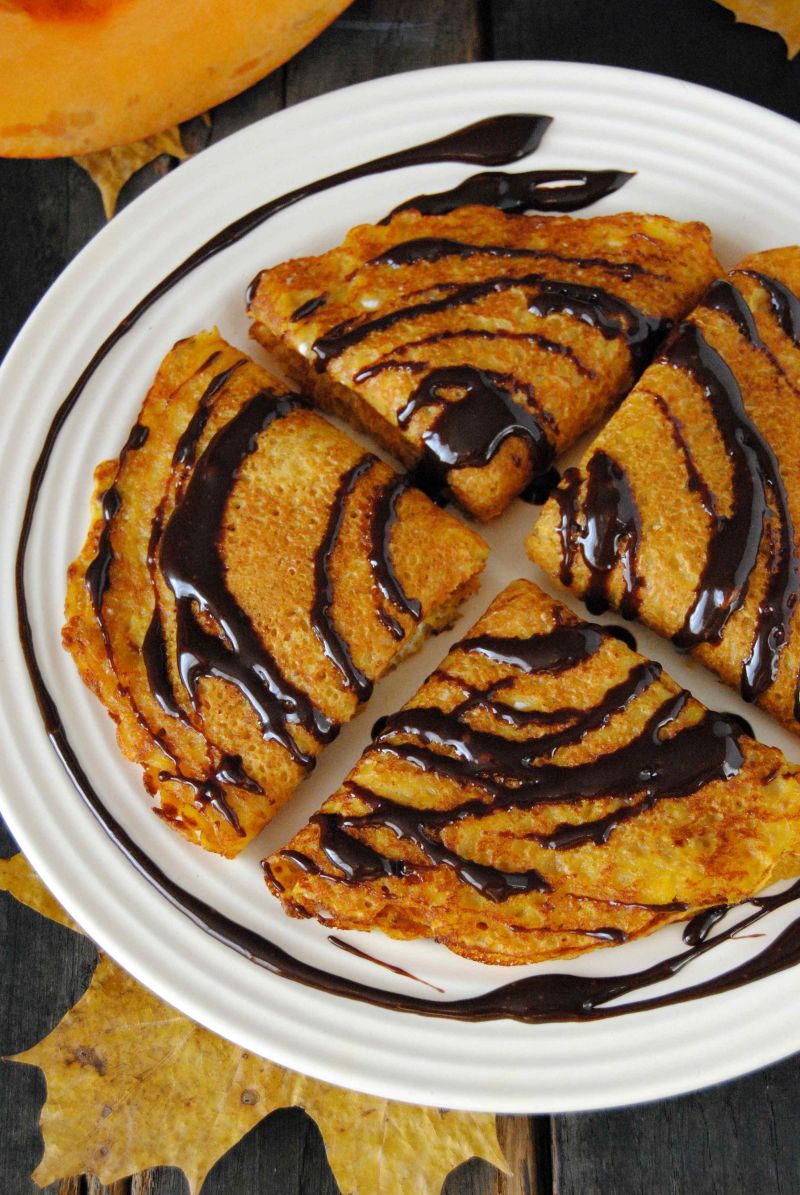 Dyniowo- razowe naleśniki z twarożkiem