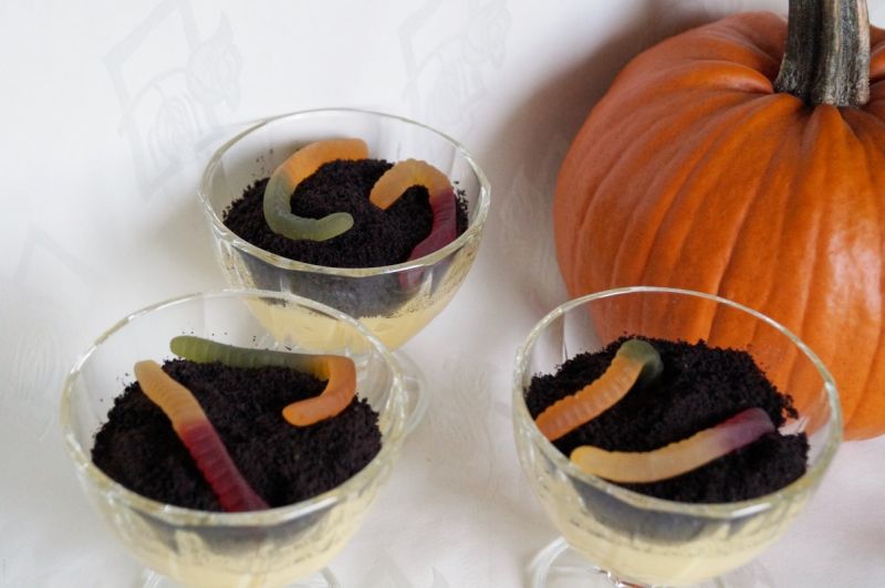 Dyniowy budyń z robaczkami