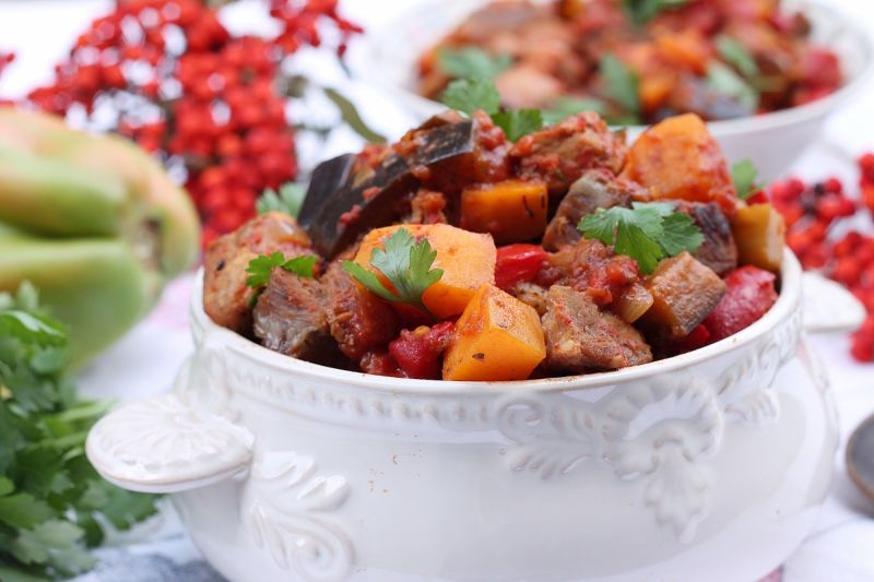 Dyniowy gulasz z karkówką 