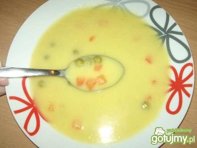 Dyniowy krem z groszkiem i marchewką Dyniowy krem z groszkiem i marchewką