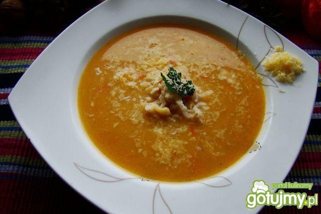 Dyniowy krem z ryżem i tartym serem  Dyniowy krem z ryżem i tartym serem