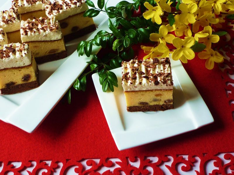 Dyniowy sernik z bitą śmietaną