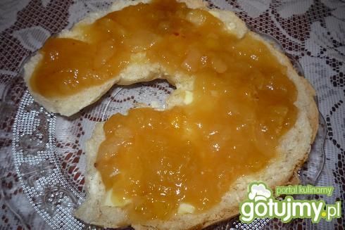 Dżem brzoskwiniowy z owocami pigwowca