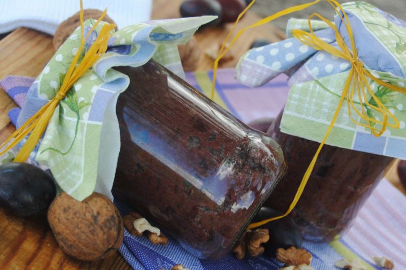 Dżem śliwkowo-orzechowy Dżem śliwkowo-orzechowy