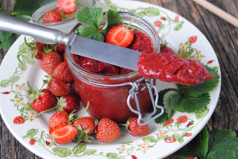 Dżem truskawkowo- rabarbarowy