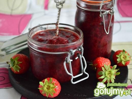 Dżem truskawkowo- waniliowy  Dżem truskawkowo- waniliowy