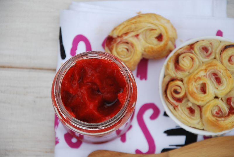 Dżem truskawkowy z cukrem waniliowym Dżem truskawkowy z cukrem waniliowym