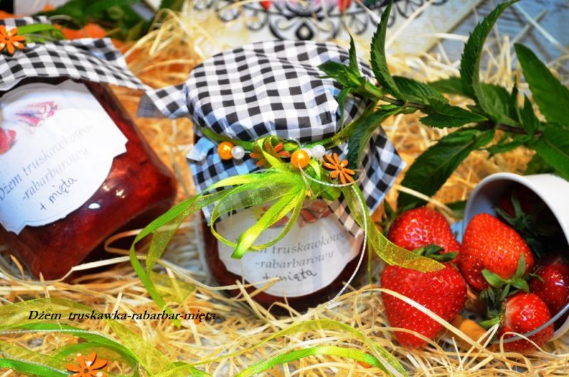 Dżem truskawkowy z rabarbarem i miętą