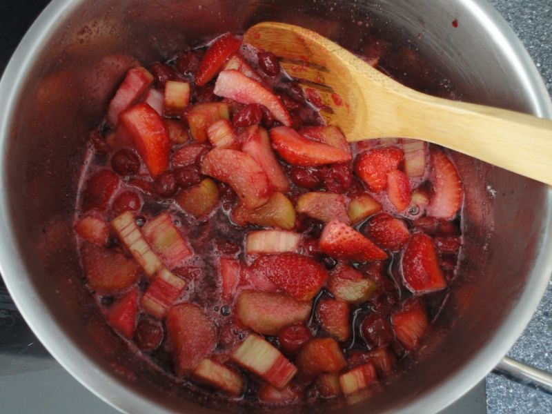 Dżem wiśniowo-rabarbarowy z truskawką