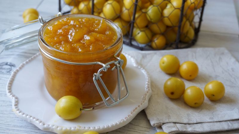 Dżem z mirabelek z białą czekoladą  Dżem z mirabelek z białą czekoladą