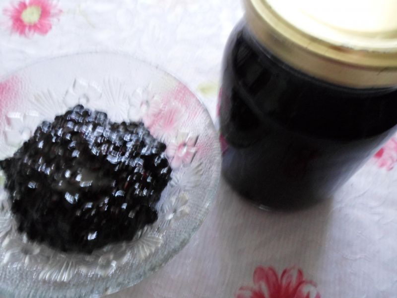 Dżem z owoców czarnego bzu Dżem z owoców czarnego bzu