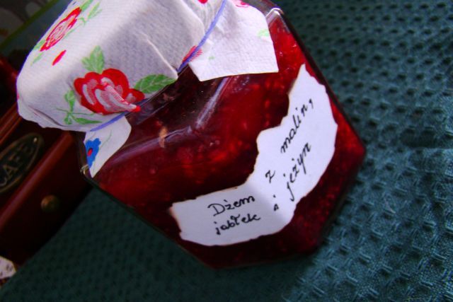 Dżemik malinowo-jabłkowy z nutka jeżyny Dżemik malinowo-jabłkowy z nutka jeżyny