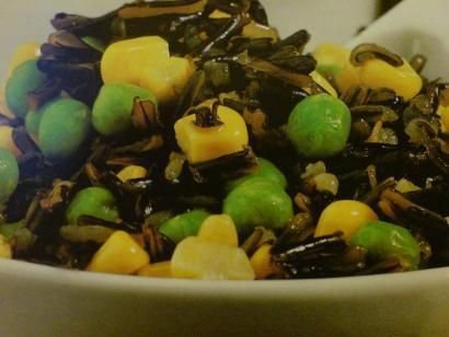 Dziki ryż z warzywami.