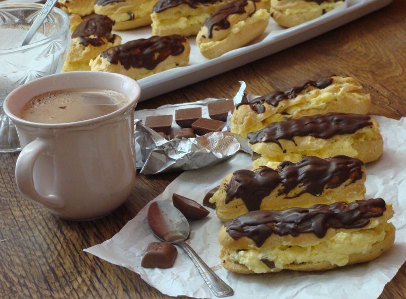 Eklerki polane czekoladą 