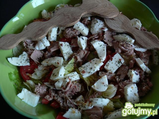 Ekspresowa sałatka z tuńczykiem