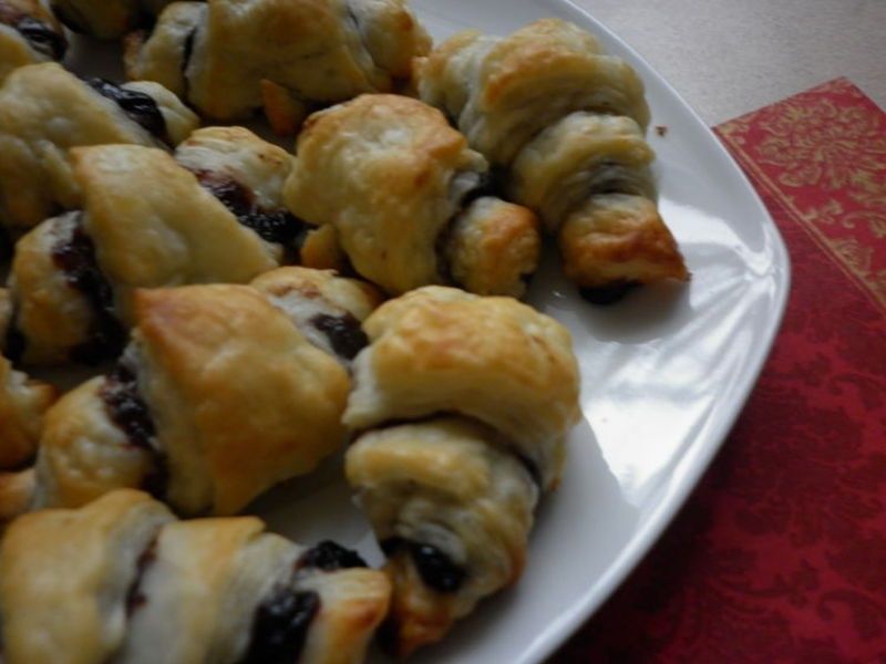 Ekspresowe francuskie rogaliczki z powidłami