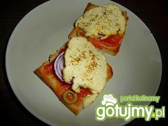 Ekspresowe grzanki na wczorajszym chlebk Ekspresowe grzanki na wczorajszym chlebk