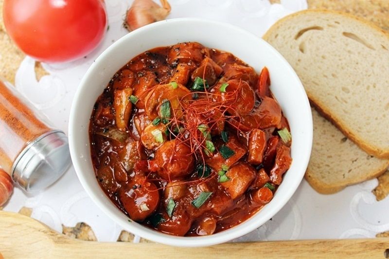 Ekspresowe leczo z kiełbaskami i kabanosem Ekspresowe leczo z kiełbaskami i kabanosem