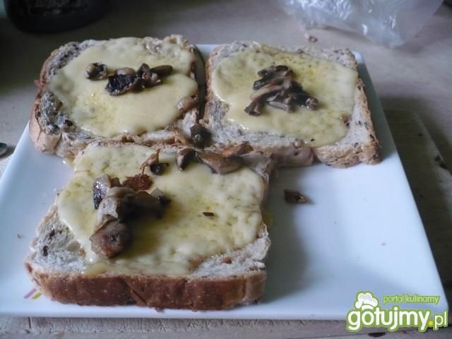 Ekspresowe zapiekanki grzybowe