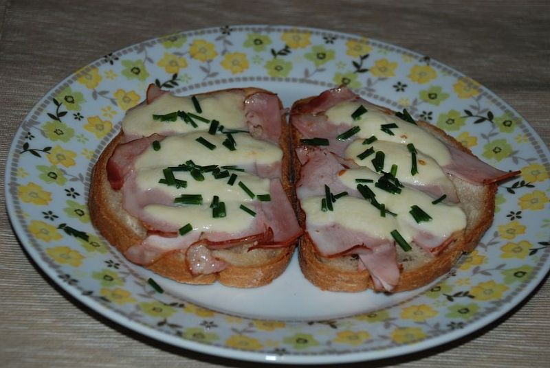 Ekspresowe zapiekanki z chleba