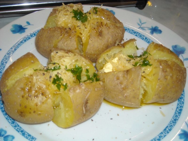 Ekspresowe ziemniaczki w mundurkach 