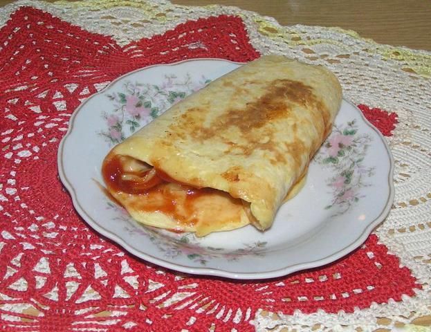 Ekspresowy hot dog  tao tao w naleśniku