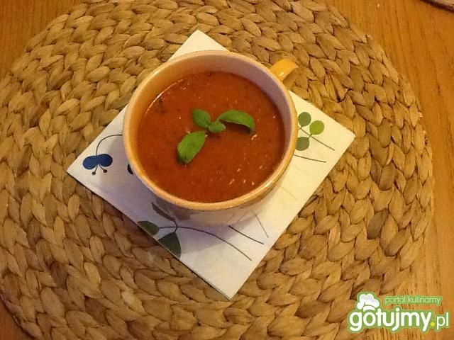 Ekspresowy krem pomidorowy z bazylią