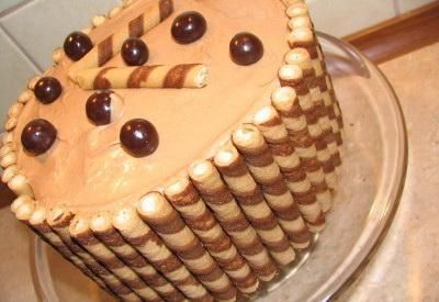 Elegancki torcik z rurkami Elegancki torcik z rurkami