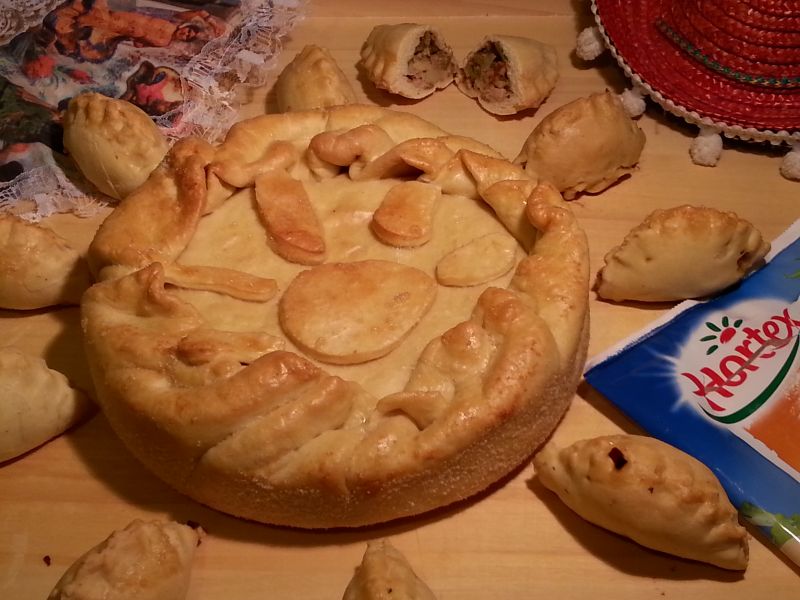 Empanada z tuńczykiem i papryką chipotle Empanada z tuńczykiem i papryką chipotle