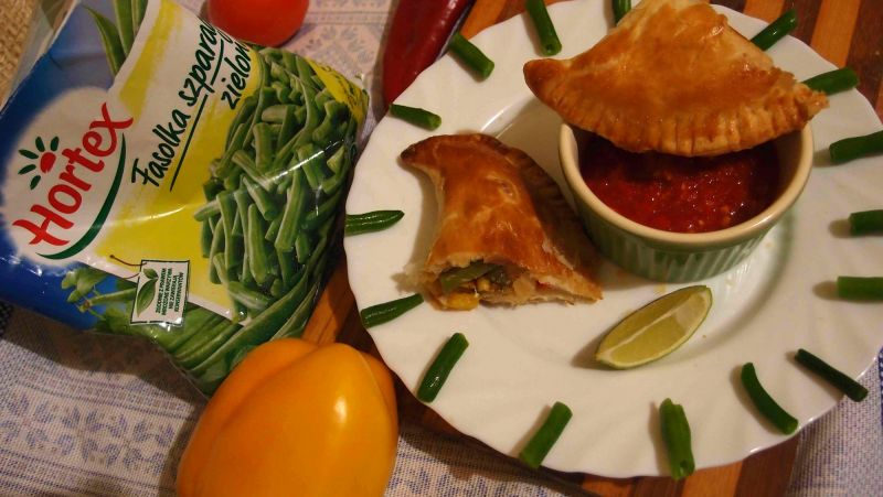 Empanadas z kurczakiem i fasolą 
