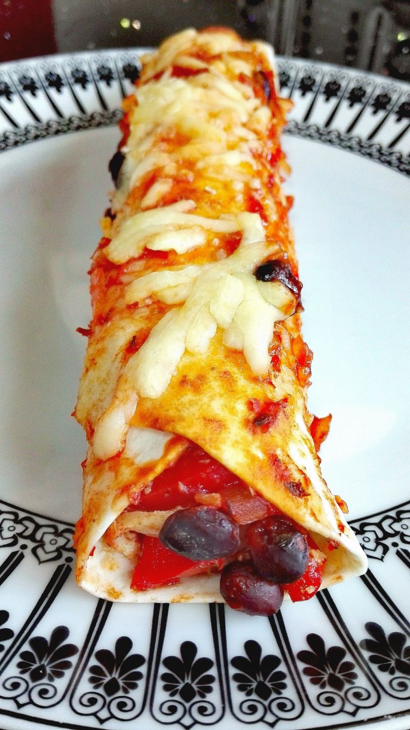 Enchilada z szarpanym kurczakiem Enchilada z szarpanym kurczakiem