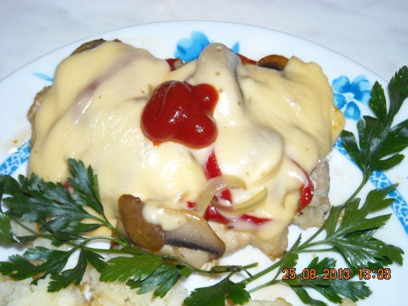 Eskalopki z pieczarkami i papryką