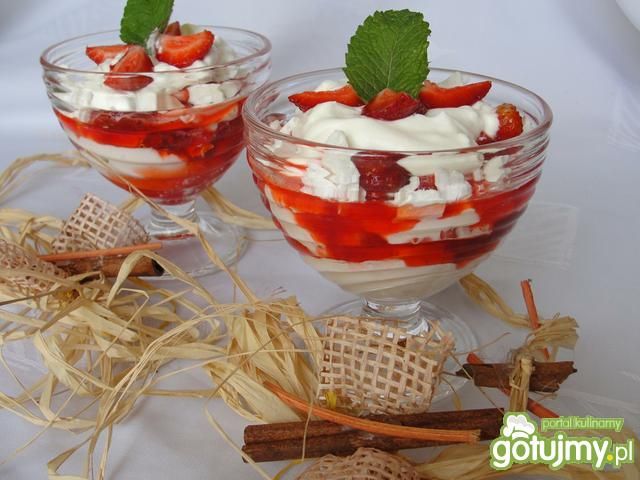 Eton Mess - deser bezowy z truskawkami Eton Mess - deser bezowy z truskawkami