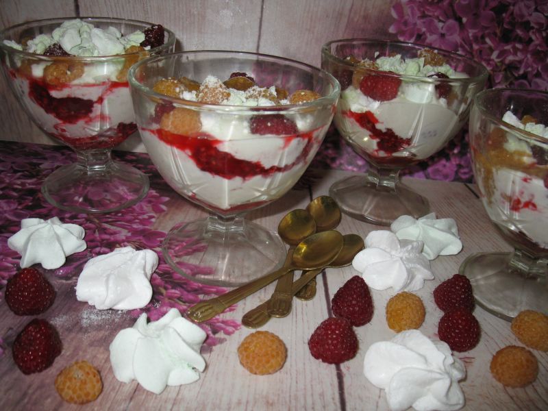 Eton mess z malinami