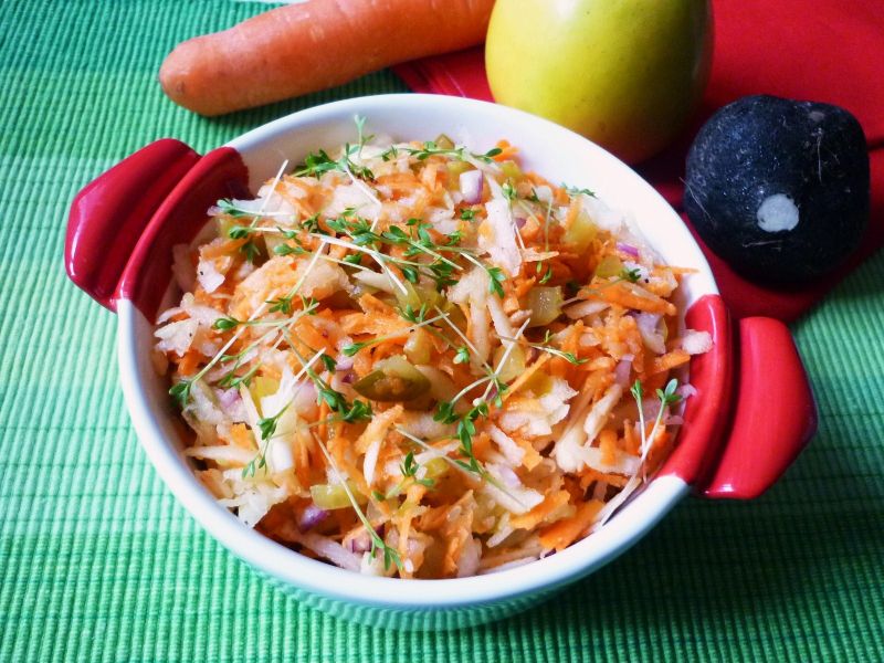 Expresowa surówka z marchewki i rzepy