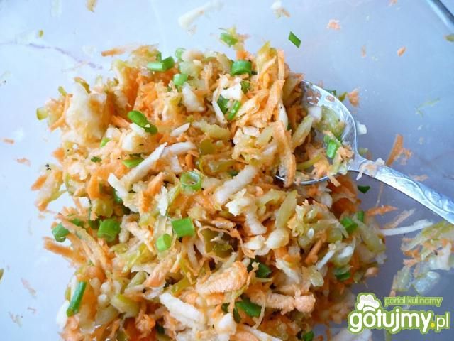 Exspresowa surówka z cebulą dymką Exspresowa surówka z cebulą dymką