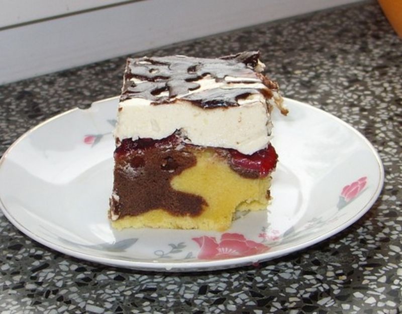 Fale dunaju z czereśniami Fale dunaju z czereśniami