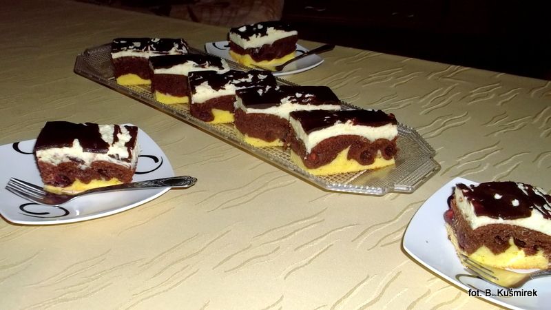 Fale Dunaju z czereśniami z likieru Fale Dunaju z czereśniami z likieru