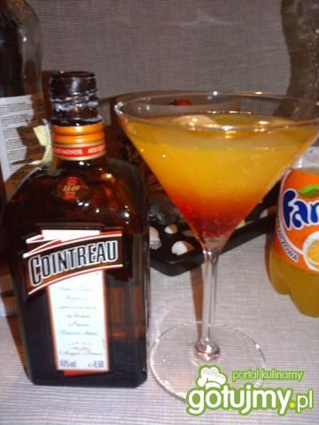 Fanta z cointreau i grenadiną Fanta z cointreau i grenadiną