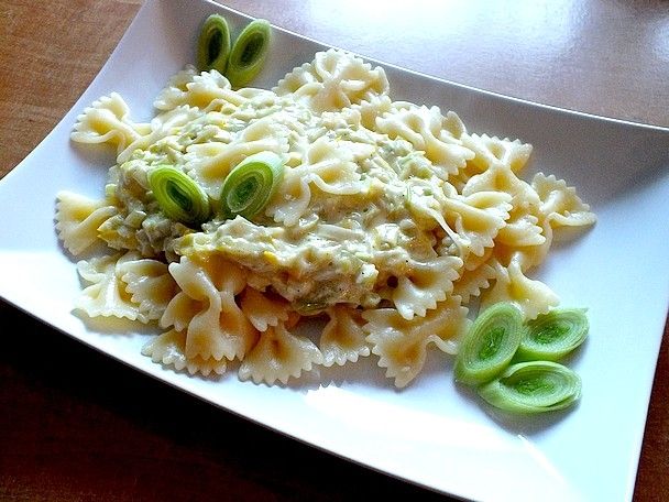 Farfalle w sosie porowo - cukiniowym Farfalle w sosie porowo - cukiniowym